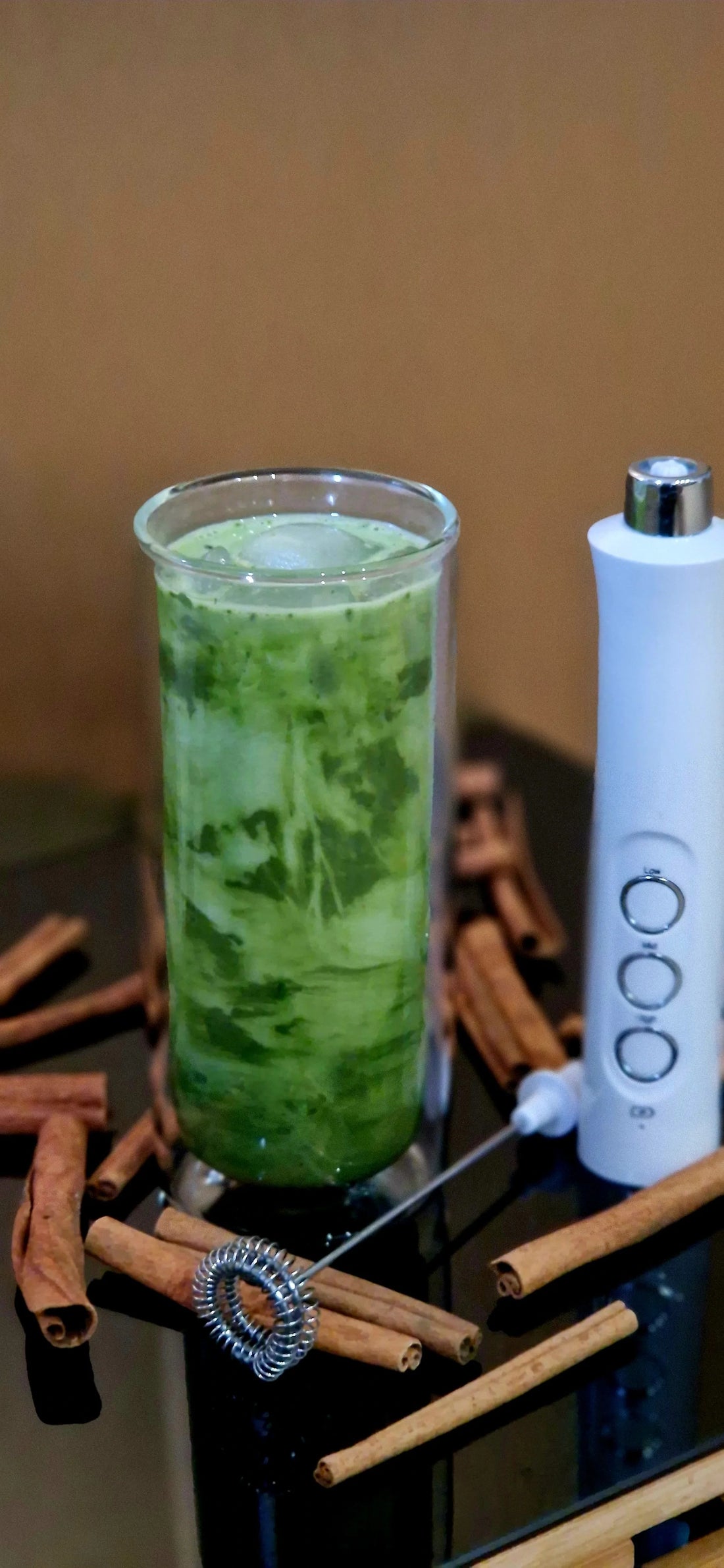 Matcha latte froid maison : recette complète et technique cold foam parfaite