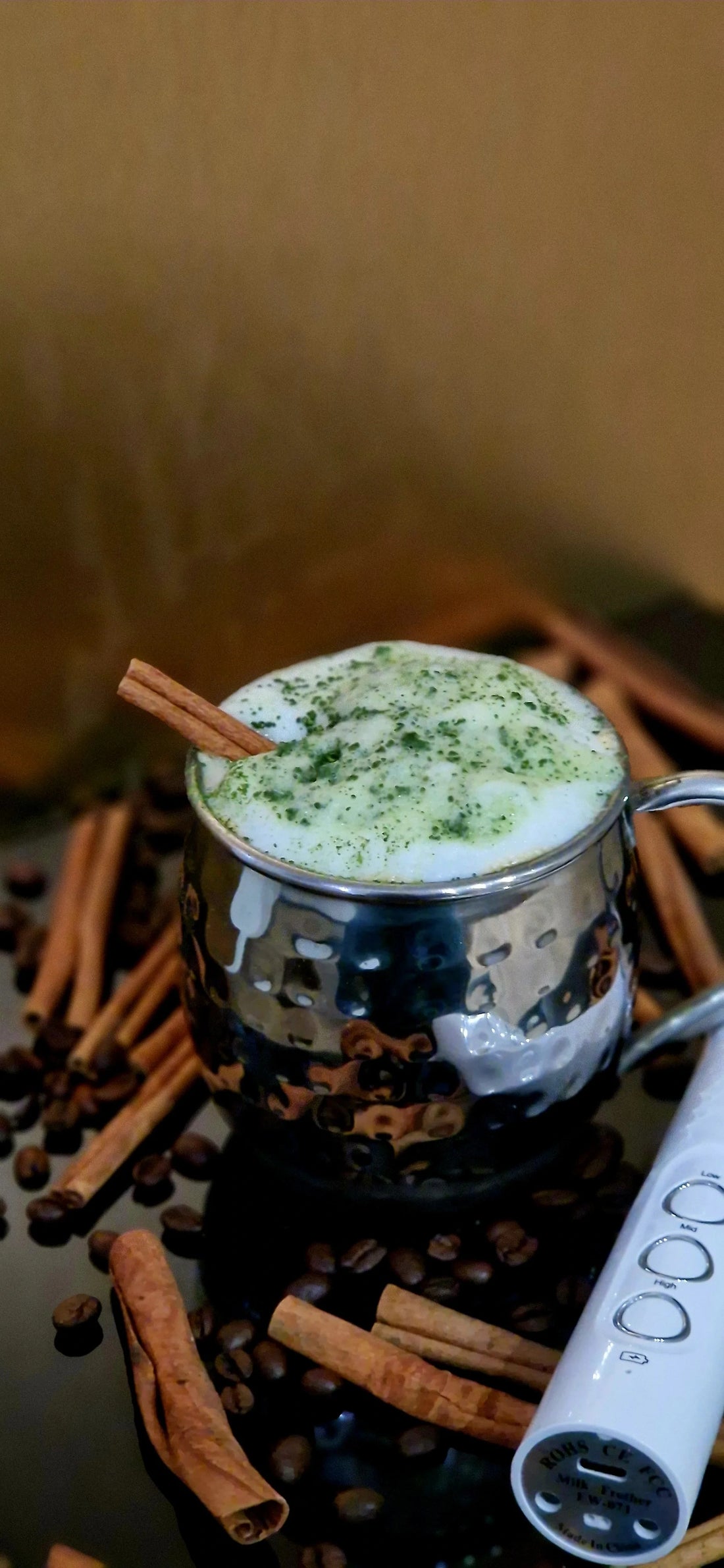 Hojicha latte maison : recette complète du thé vert japonis toasté en latte