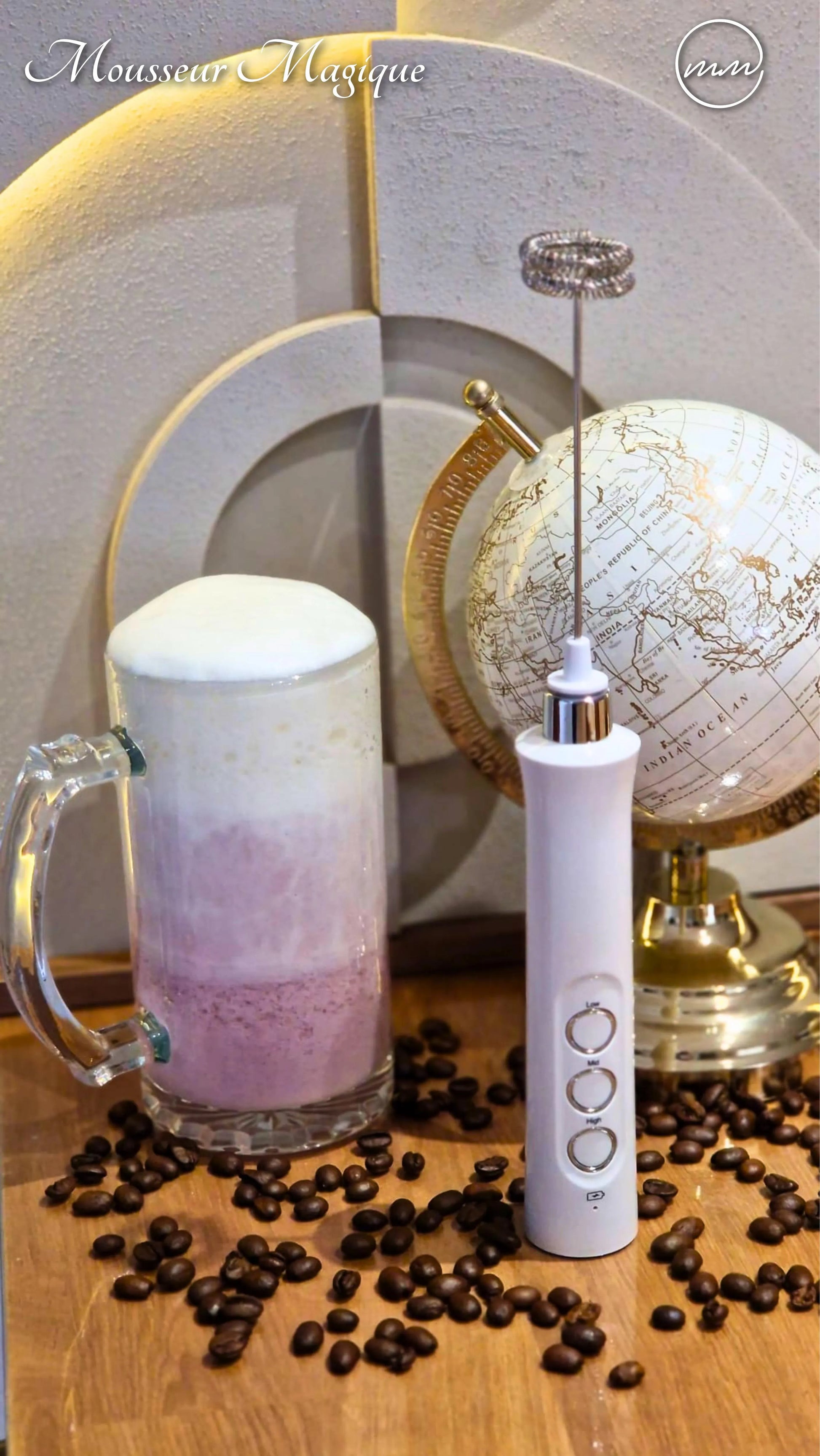 Café frappé glacé maison préparé avec le mousseur à lait portable USB Mousseur Magique